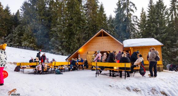 Tam, gdzie skrzypi śnieg i gra muzyka – historia wyjątkowego kuligu